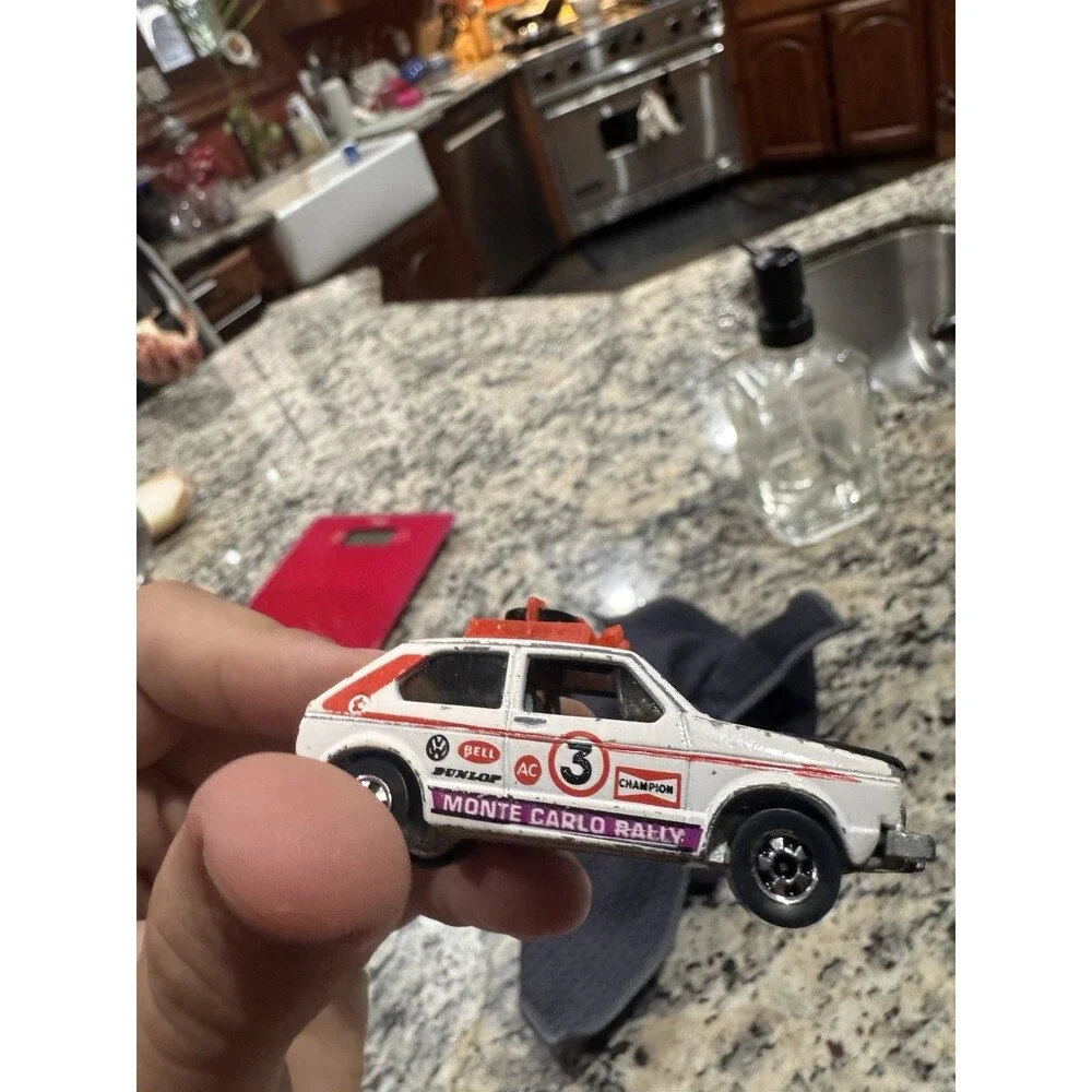 Vintage 1970s-1980s Hot Wheels & Matchbox Collection w/ Case Redlines Rolamatic